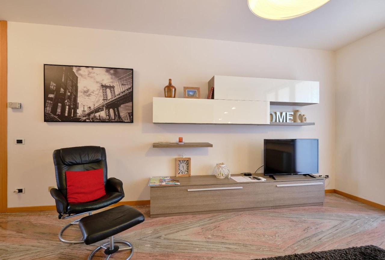 Apartmentsgarda - Gardalux Apartments Екстер'єр фото