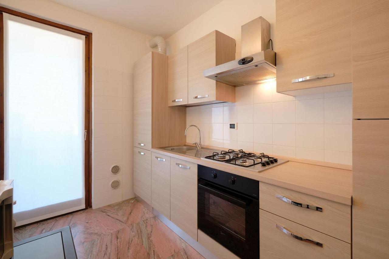 Apartmentsgarda - Gardalux Apartments Екстер'єр фото